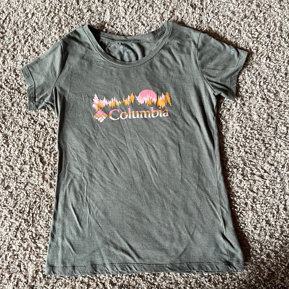 Columbia T-shirt